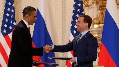 Presidents Obama_and_Medvedev_sign New START in April 2010. Photo by: Kremlin.ru