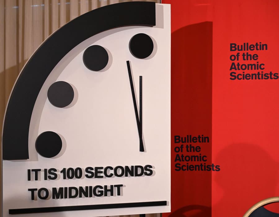 picture of the Doomsday Clock