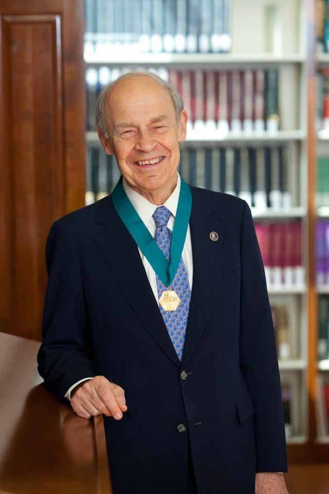 Photograph of chemist Dudley R. Herschbach, chemist and recipient of the 2011 AIC Gold Medal, 7 April 2011, at Heritage Day, Chemical Heritage Foundation, Philadelphia, PA, USA. | Credit: Conrad Erb | CC BY-SA 3.0