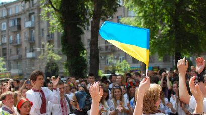 Waving the Ukrainian flag. Credit: Vladimir Yaitskiy. Accessed via Wikimedia Commons. CC BY-SA 2.0