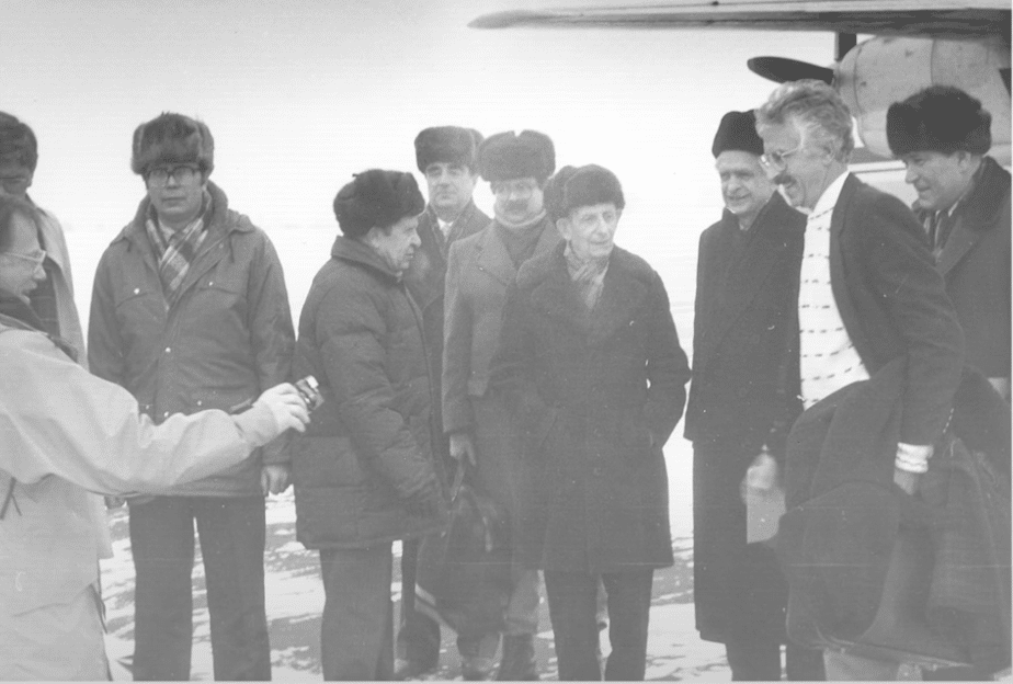 Siegfried Hecker (second from right) visits the secret Russian nuclear city of Sarov in February 1992. Credit: screen grab from Stanford University "Doomed to Cooperate" video, available on YouTube at: https://www.youtube.com/watch?v=81ZpFLO4hmE&t=1s