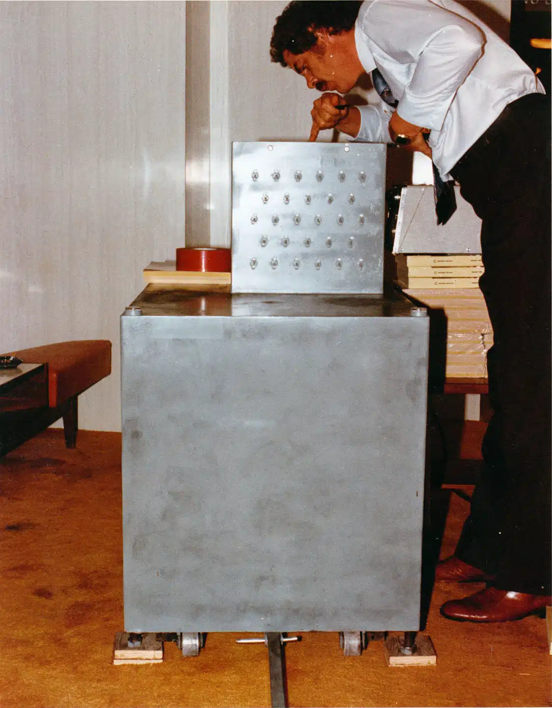 Harveysbomb An investigator examines the actual bomb at Harvey's casino. (FBI)