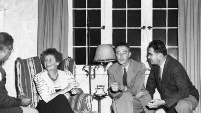Isidor Rabi, Dorothy McKibben, J. Robert Oppenheimer and Victor Weisskopf converse. Photo credit: American Institute of Physics Emilio Segrè Visual Archives, Physics Today Collection.