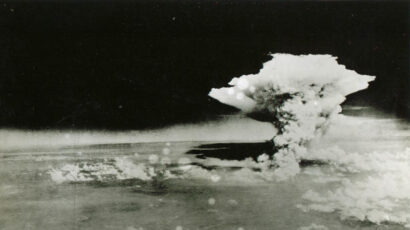 huge cloud after Hiroshoma atomic bombing and firestorm