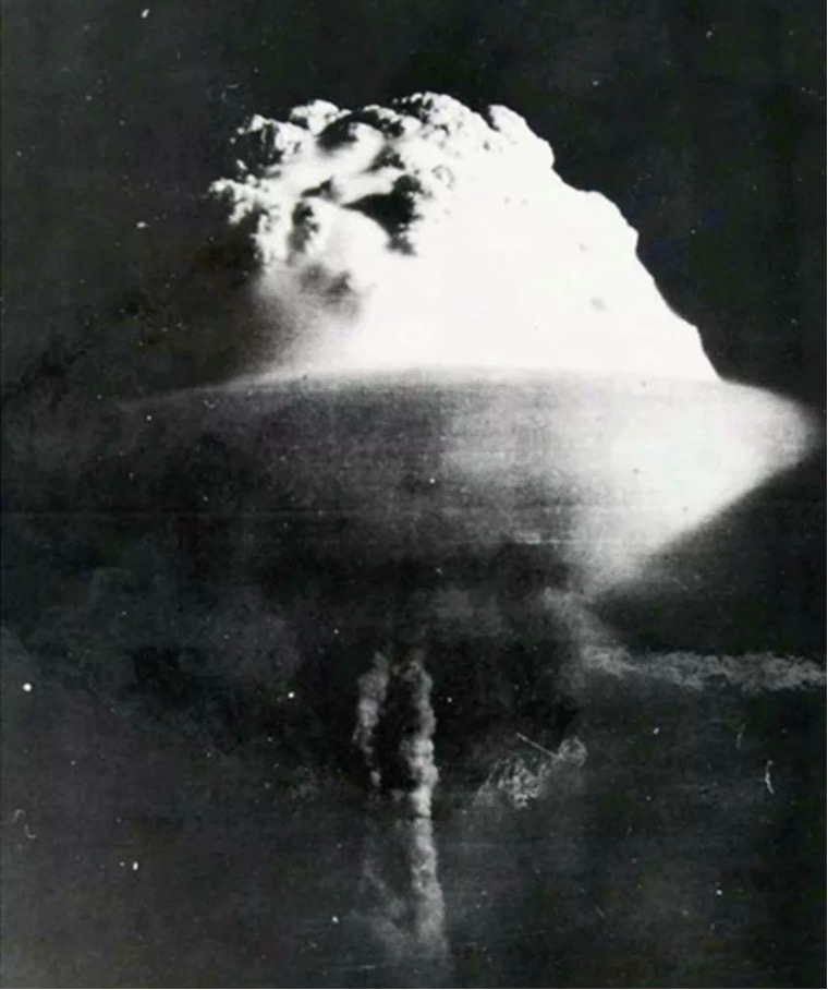 The mushroom-shaped smoke cloud formed by China’s hydrogen bomb principle test (device 629) on December 28, 1966. (Credit: Xie Jianyan / The story of Liangzi website)