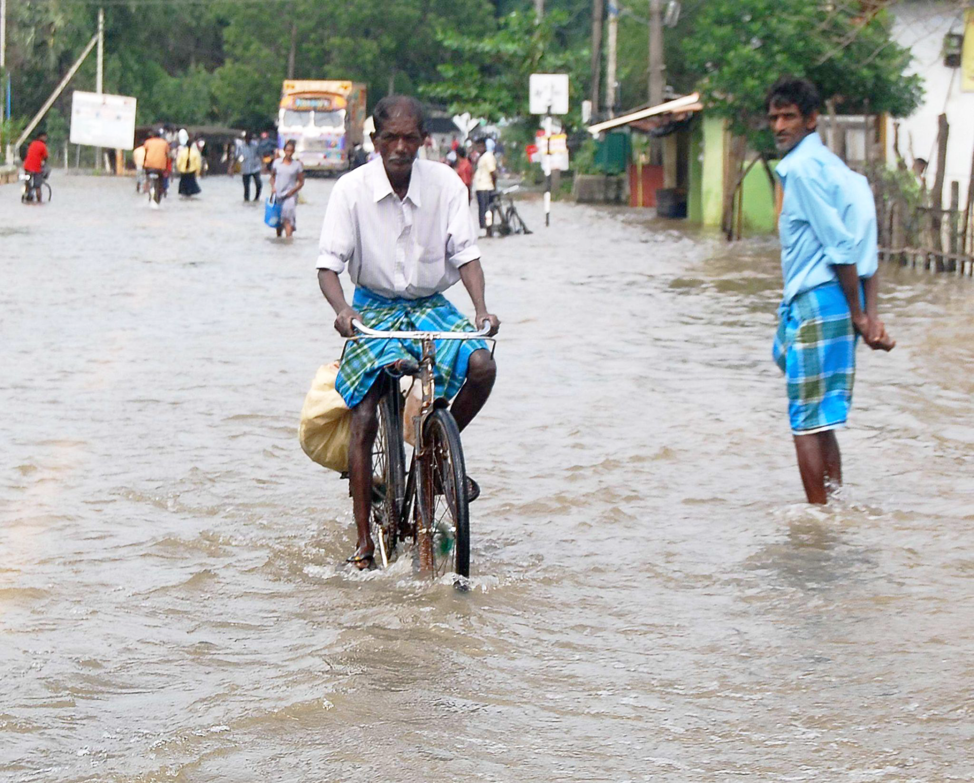 Floods, such as this one pictured in 2017, regularly sweep through Sri Lanka. (Wikimedia Commons)