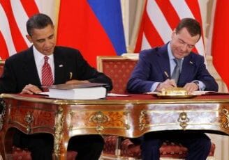 U.S. President Barack Obama (left) and Russian President Dimitry Medvedev (right)
