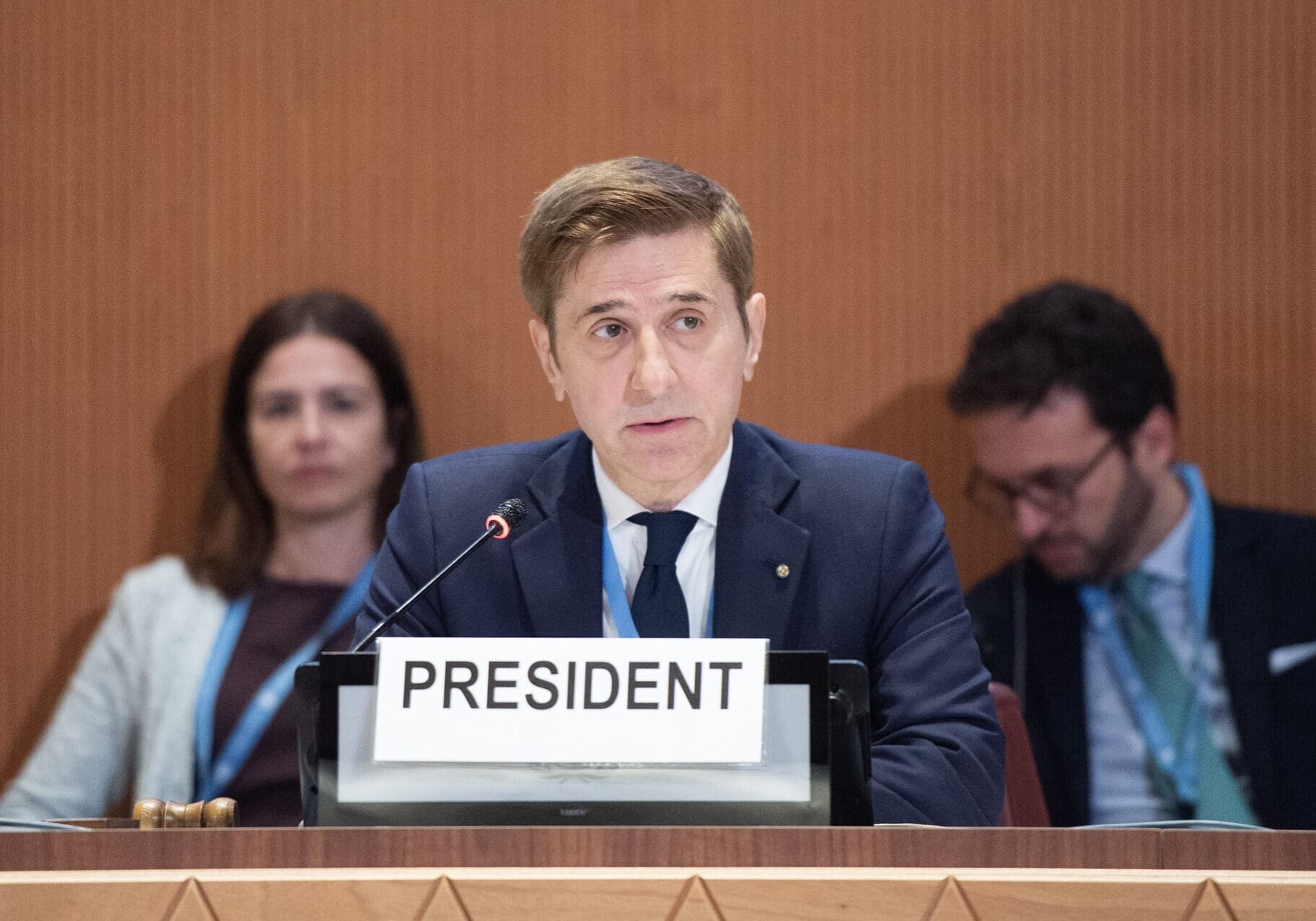 Ambassador Leonardo Bencini of Italy in his role as president of the BWC's Ninth Review Conference. Palais des Nations. (UN photo, Violaine Martin)