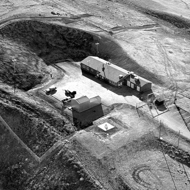 Launch_Control_Facility_after_construction_at_Malmstrom_AFB,_Montana