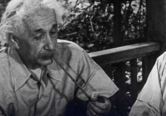Albert Einstein (left) and Leó Szilárd (right) together in 1946.